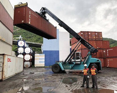 啟洋正面吊租賃：集裝箱正面吊的特點(diǎn)