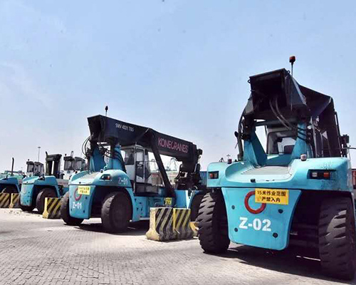 啟洋租賃：集裝箱正面吊的優(yōu)勢(shì)有哪些